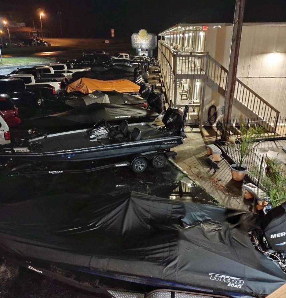 Mountain Country Motor Inn Main image