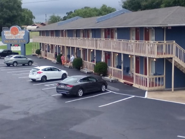 Mountain Country Motor Inn image 15