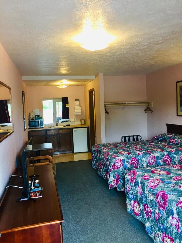 Mountain Country Motor Inn image 7