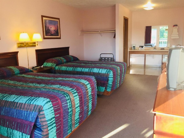 Mountain Country Motor Inn image 8