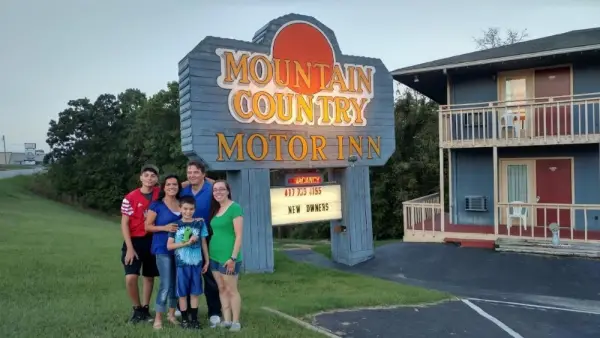 Mountain Country Motor Inn Main image